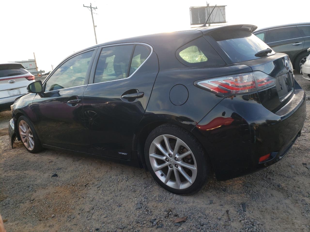 2011 Lexus CT - Image 2