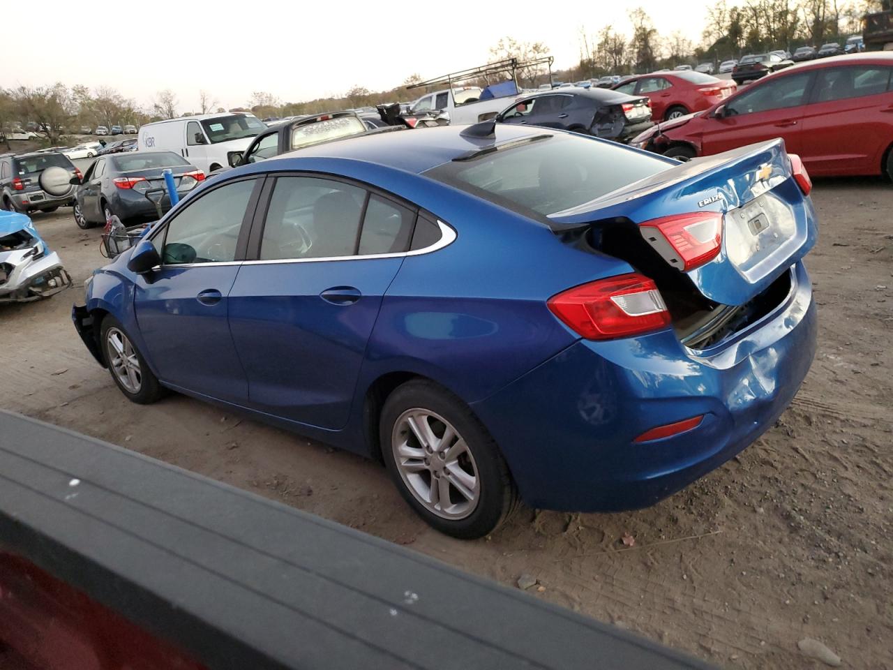 2017 Chevrolet Cruze - Image 2