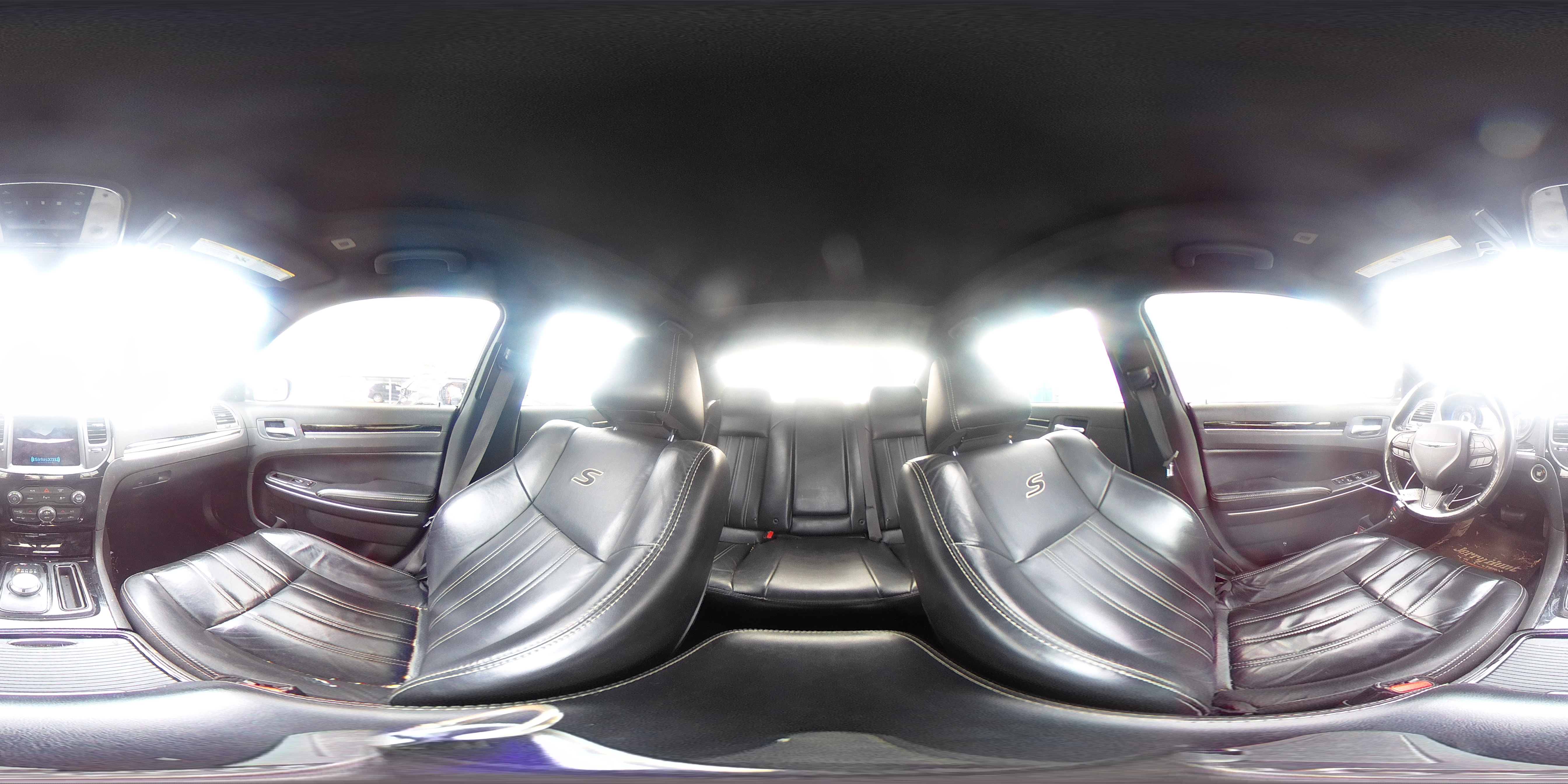 2021 Chrysler 300 - Image 13