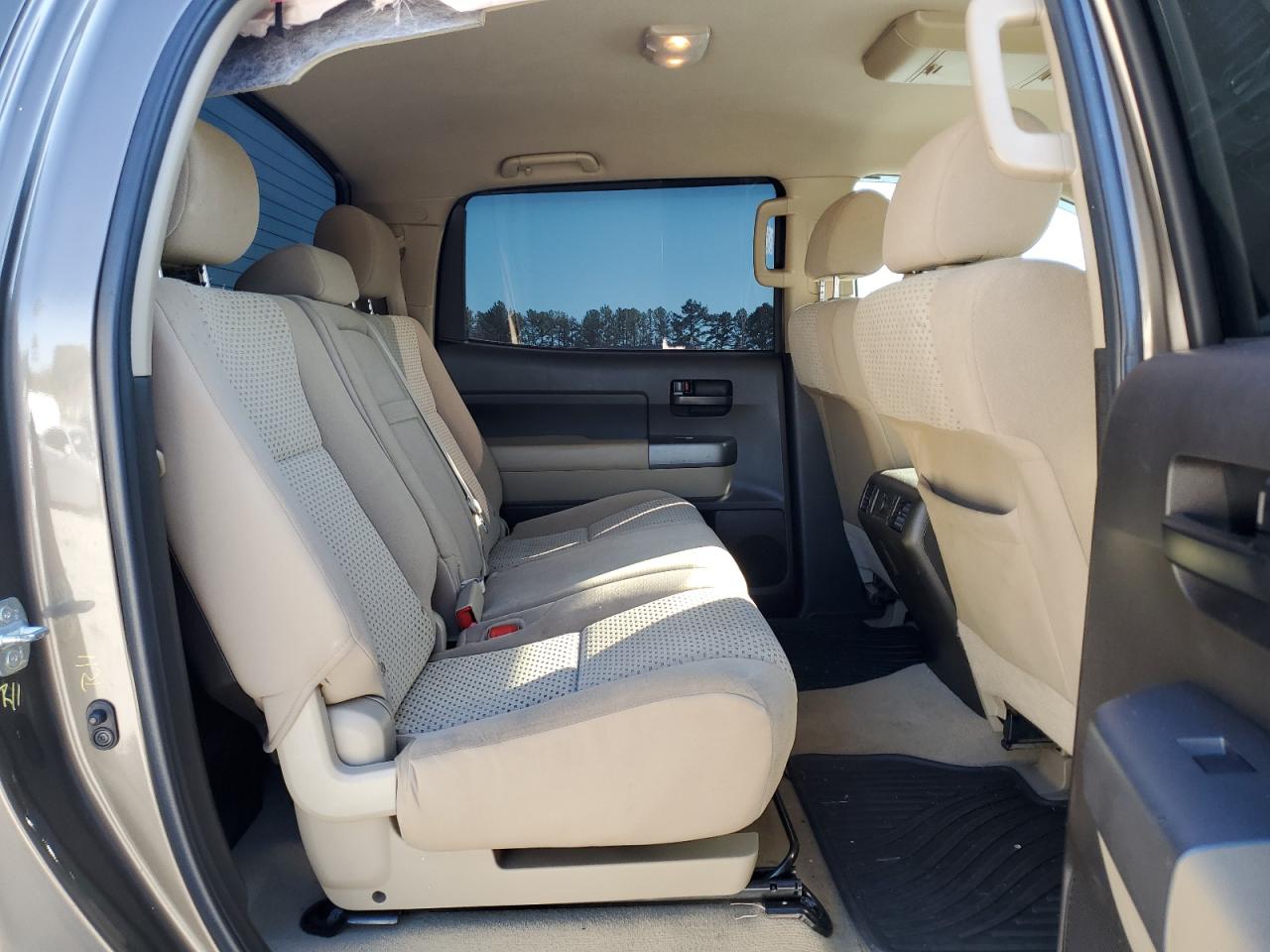 2011 Toyota Tundra - Image 10