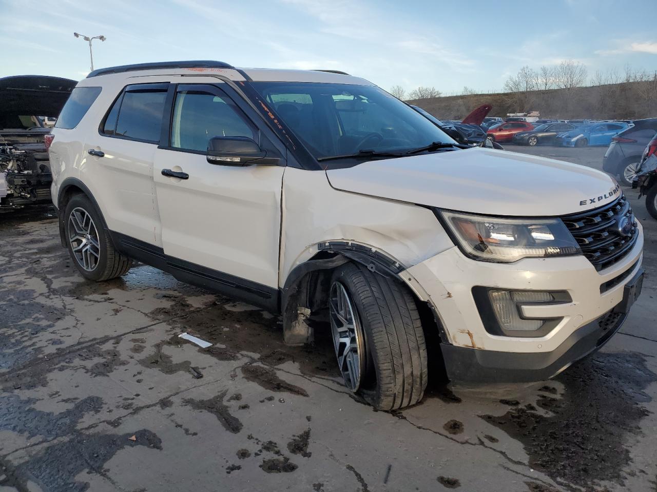 2017 Ford Explorer - Image 4