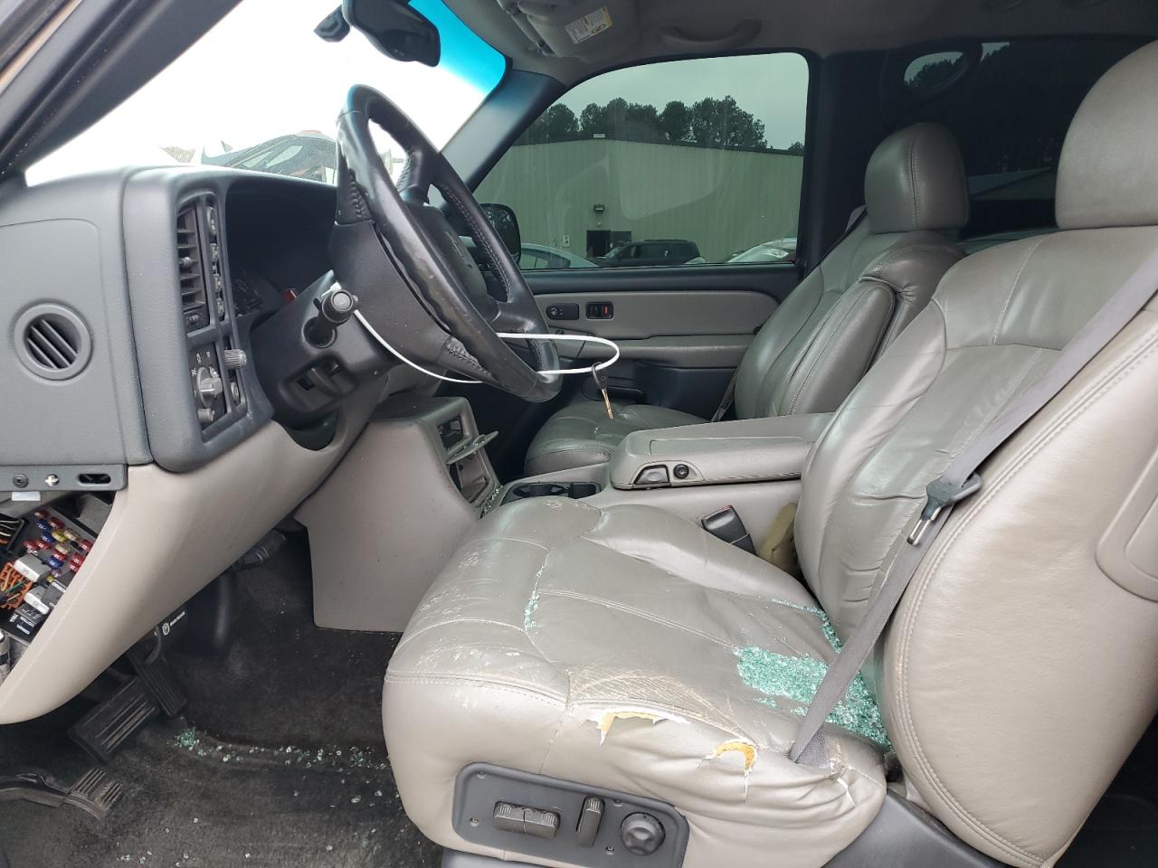 2001 Chevrolet Tahoe - Image 7