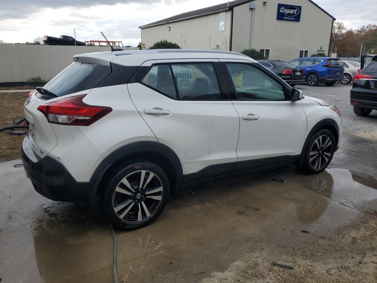 VIN 3N1CP5CU3JL530913 2018 NISSAN KICKS no.3