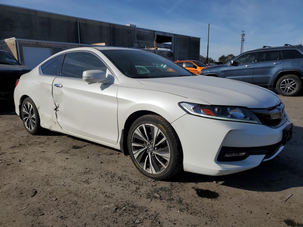 VIN 1HGCT2B81GA001280 2016 HONDA ACCORD no.4