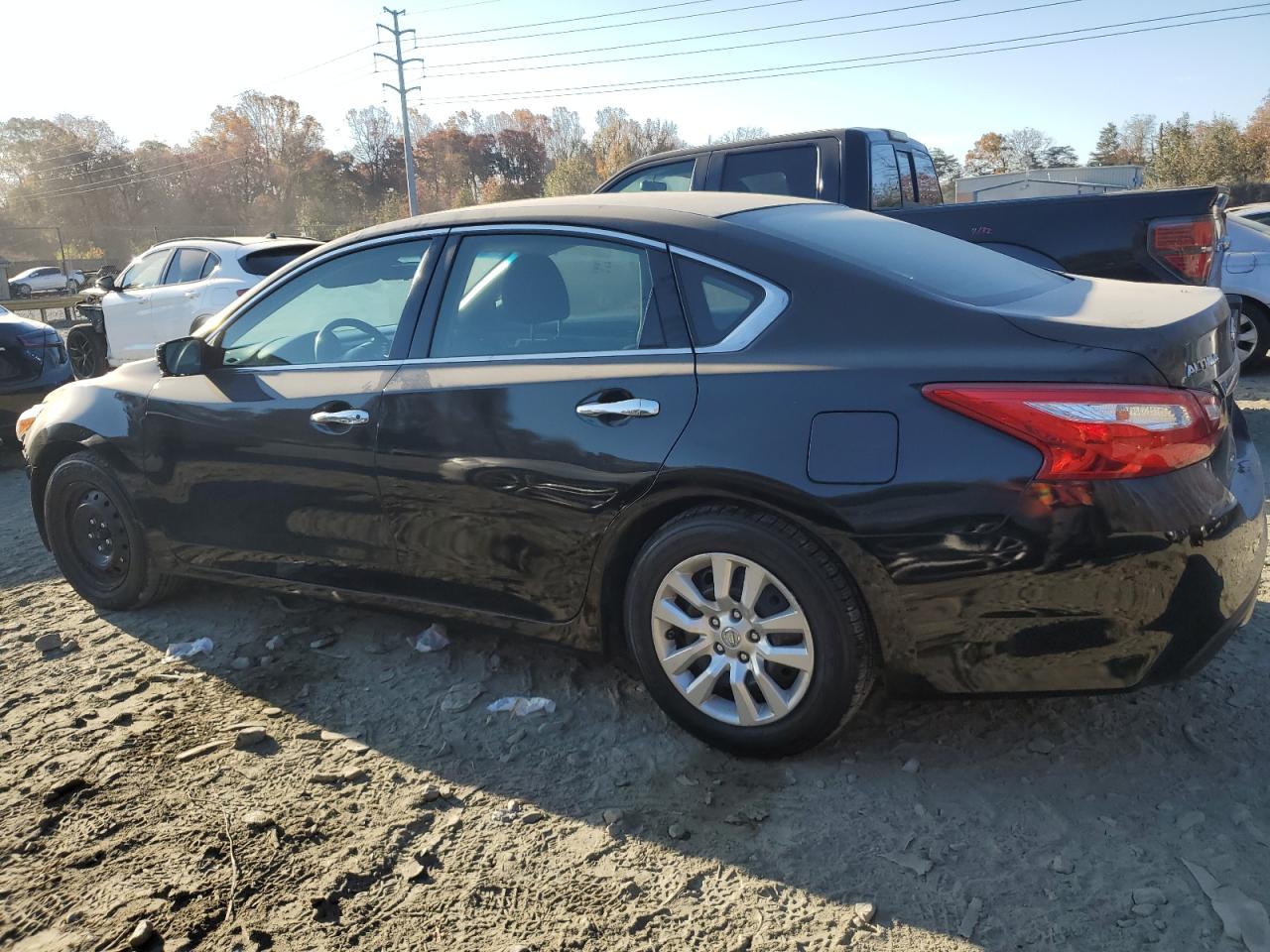 2017 Nissan Altima - Image 2
