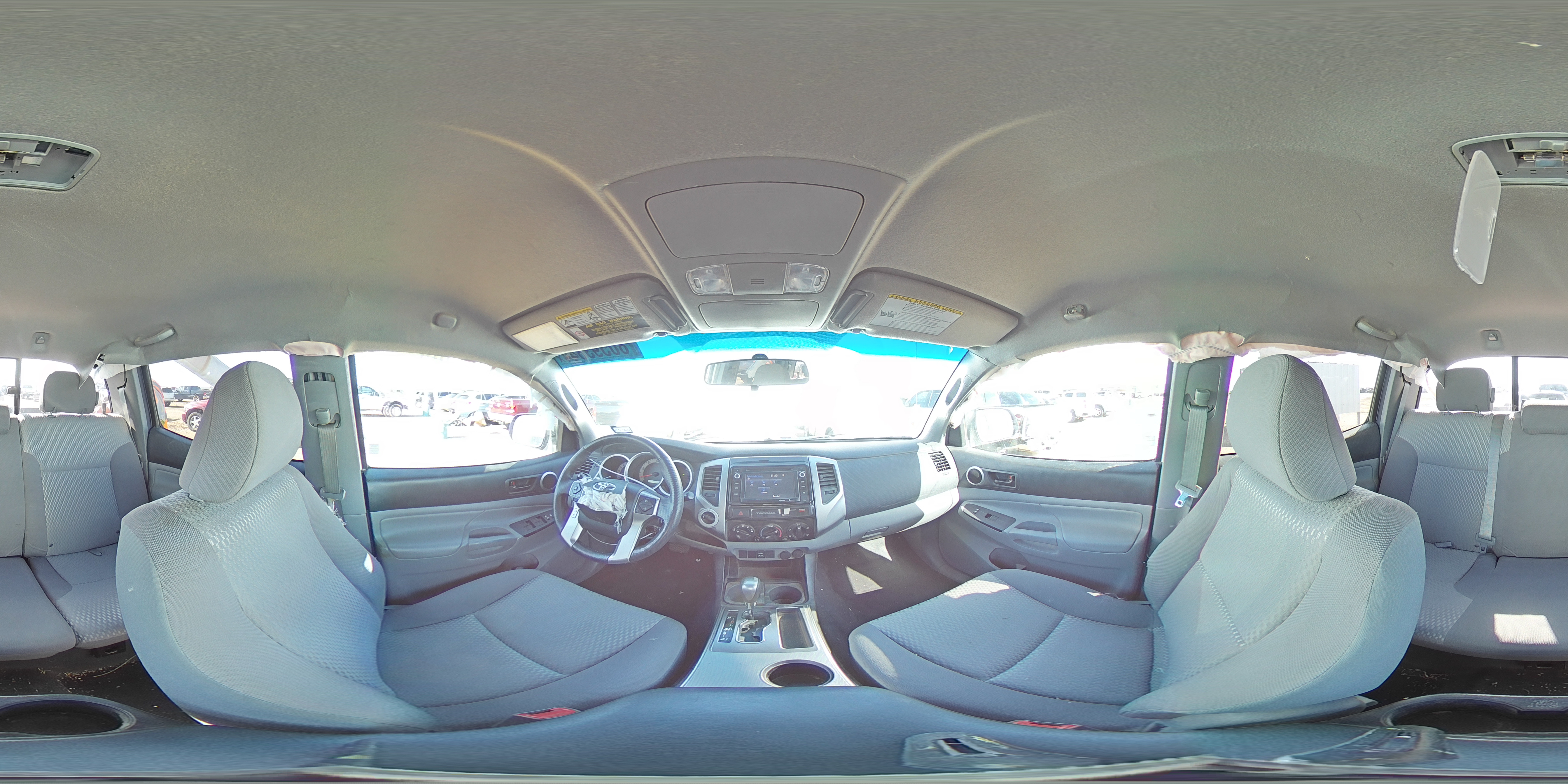 2015 Toyota Tacoma - Image 12