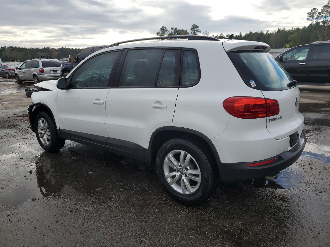 2017 Volkswagen Tiguan - Image 2