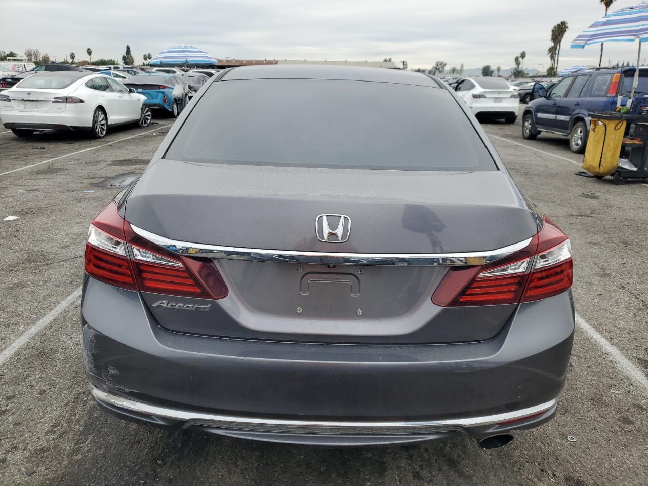 VIN 1HGCR2F37HA163266 2017 HONDA ACCORD no.6