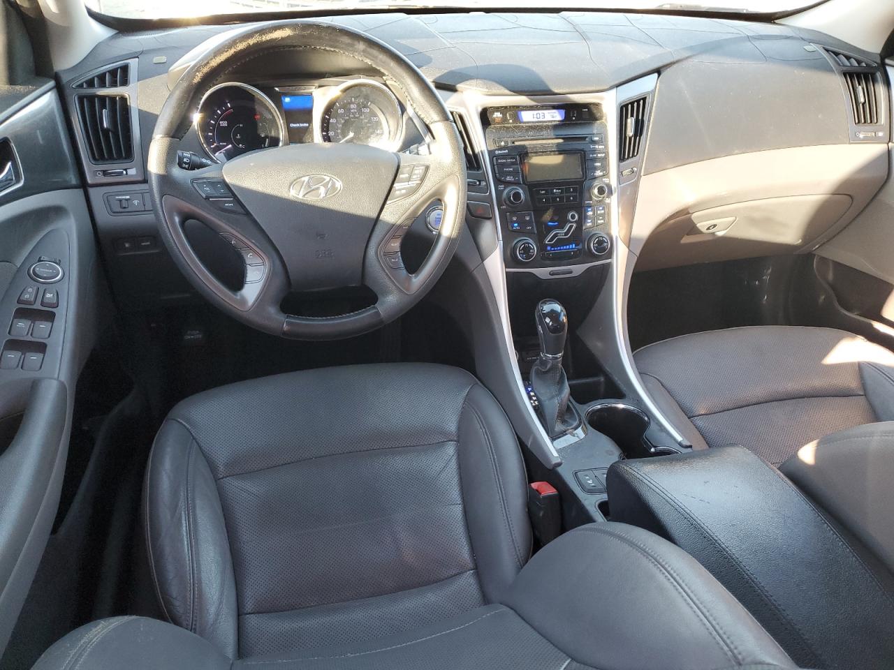 2012 Hyundai Sonata - Image 8