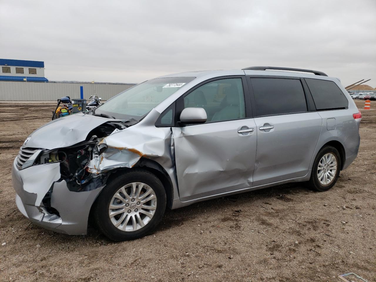 2013 Toyota Sienna Xle VIN: 5TDYK3DC9DS404372 Lot: 79277544