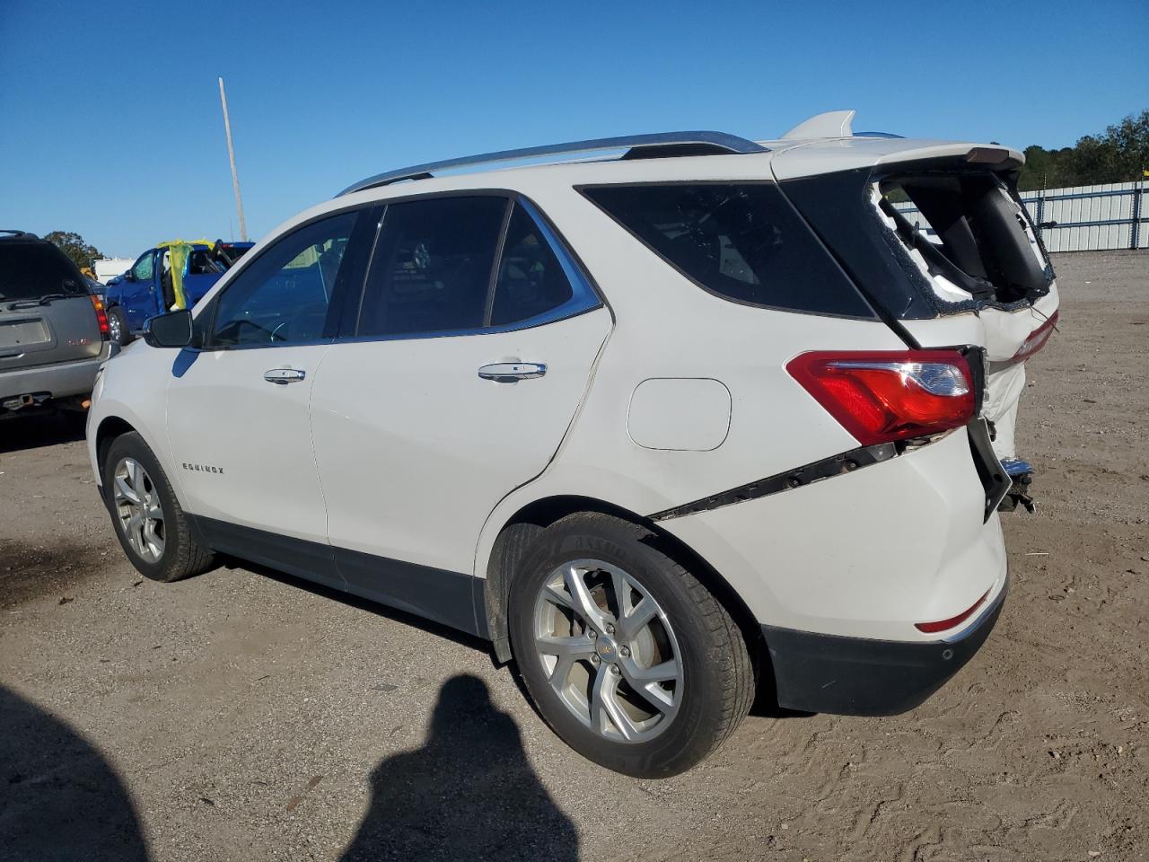 2018 Chevrolet Equinox - Image 2