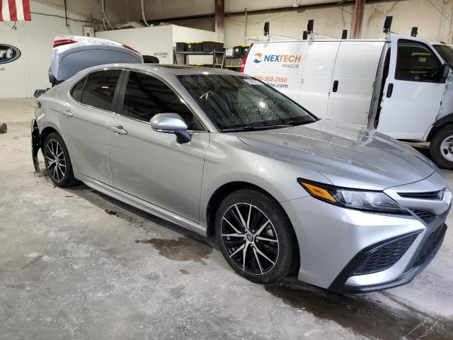  TOYOTA CAMRY 2022 Серебристый