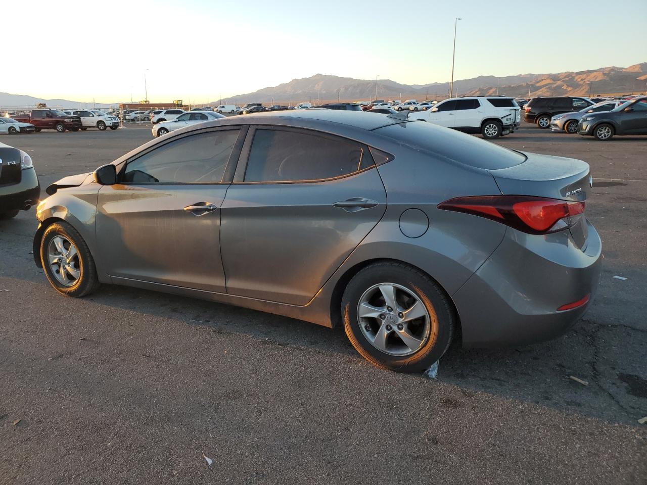 2014 Hyundai Elantra - Image 2