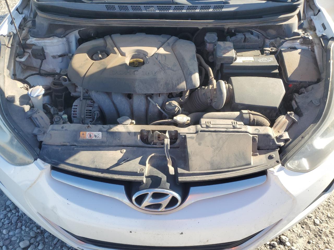 2015 Hyundai Elantra - Image 11