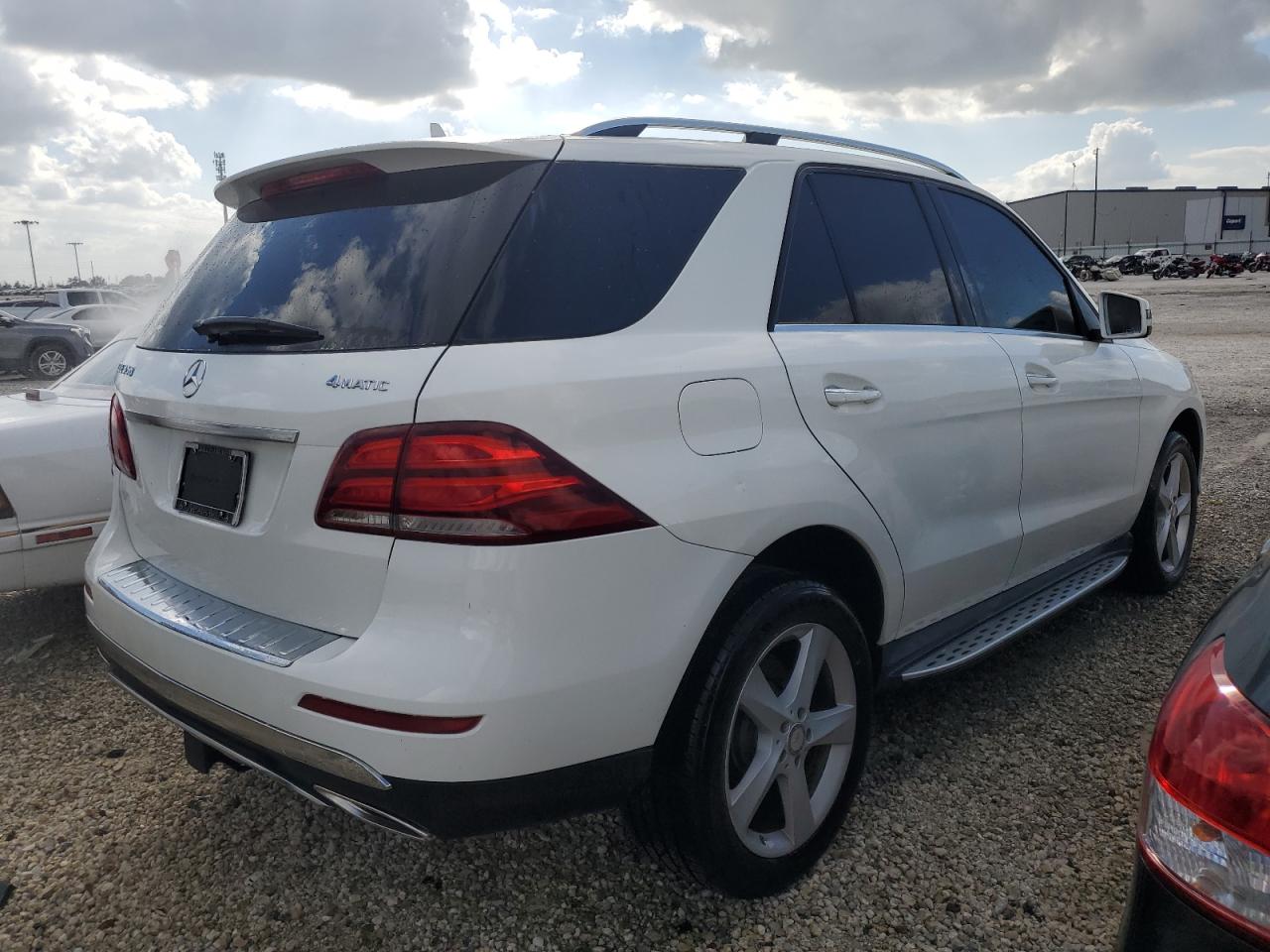 VIN 4JGDA5HB4GA717289 2016 MERCEDES-BENZ GLE-CLASS no.3