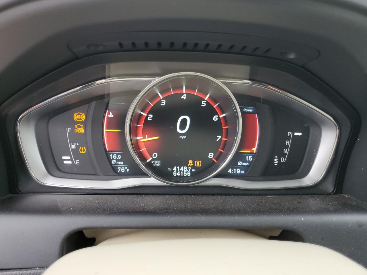 2016 Volvo XC60 - Image 9