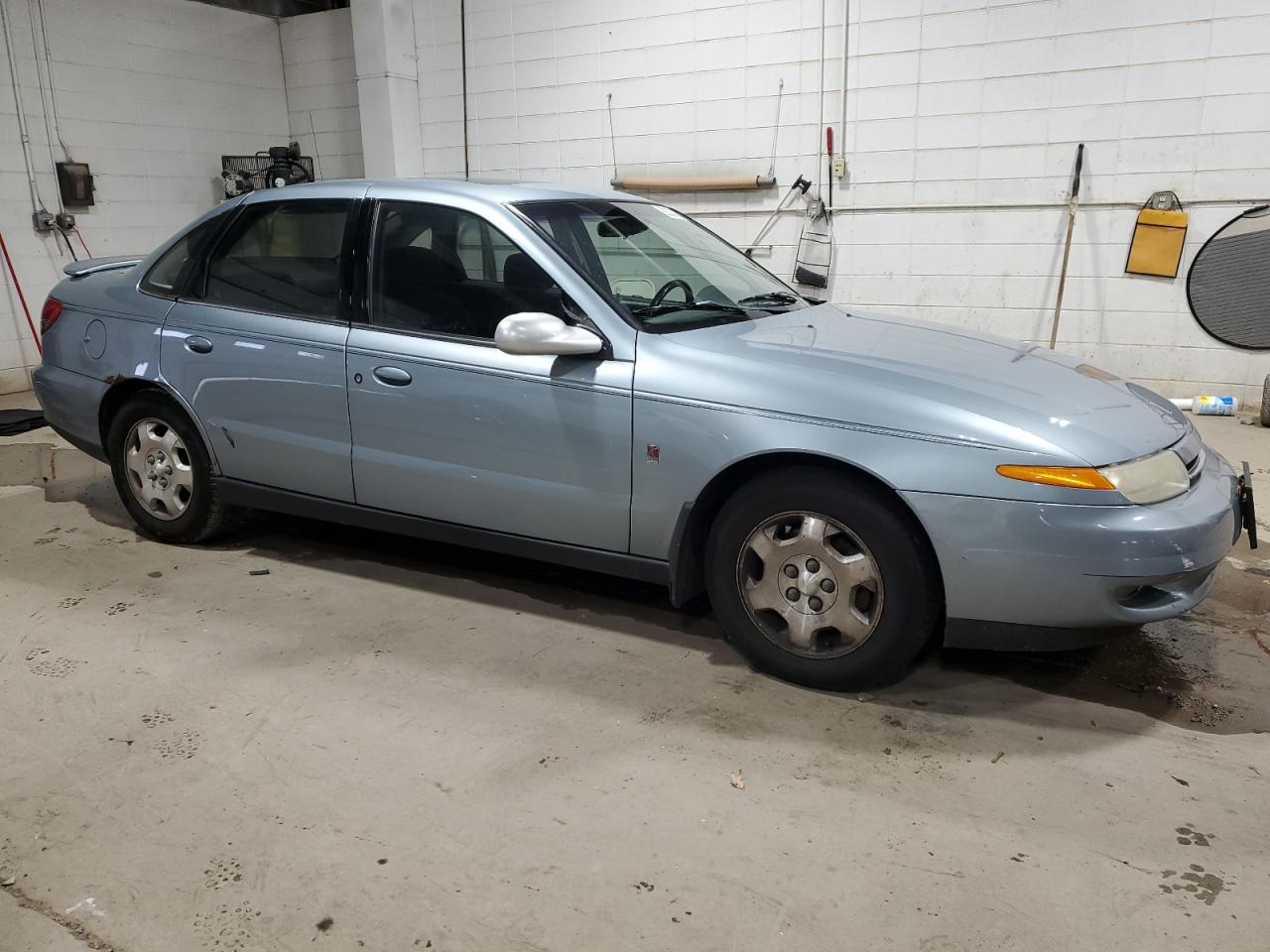 2001 Saturn LW - Image 4
