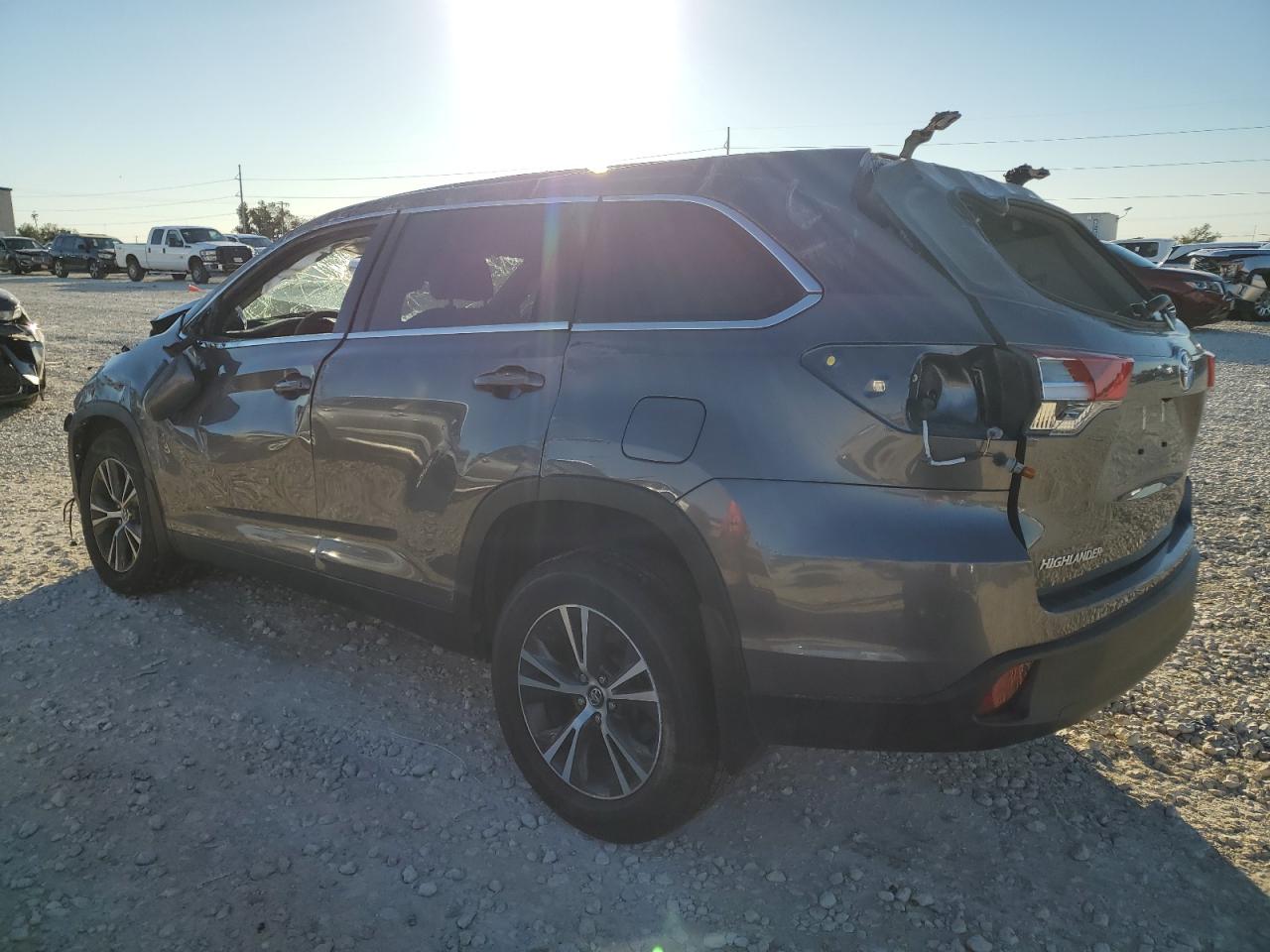 2019 Toyota Highlander - Image 2