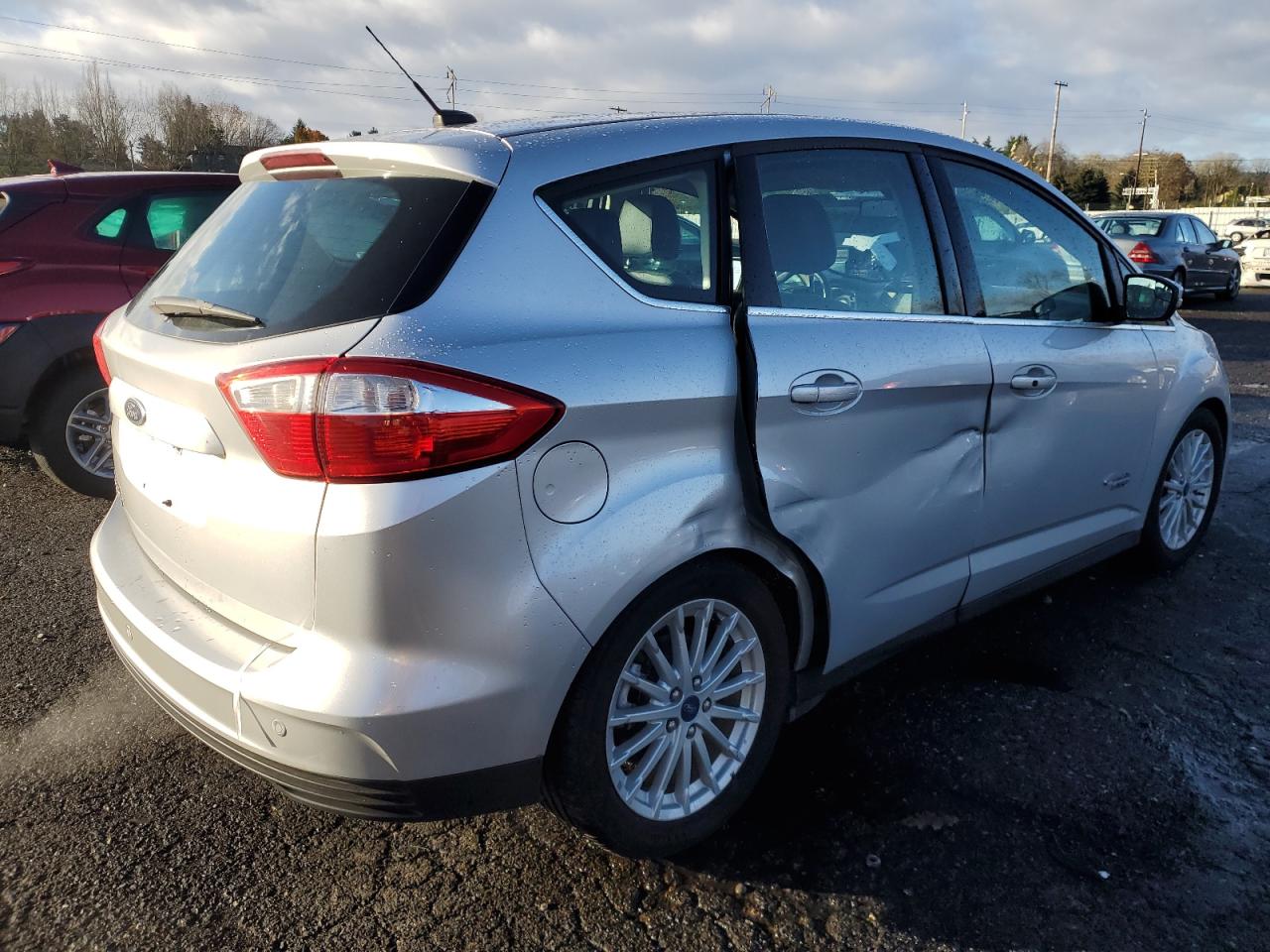 VIN 1FADP5CU2GL112113 2016 FORD CMAX no.3