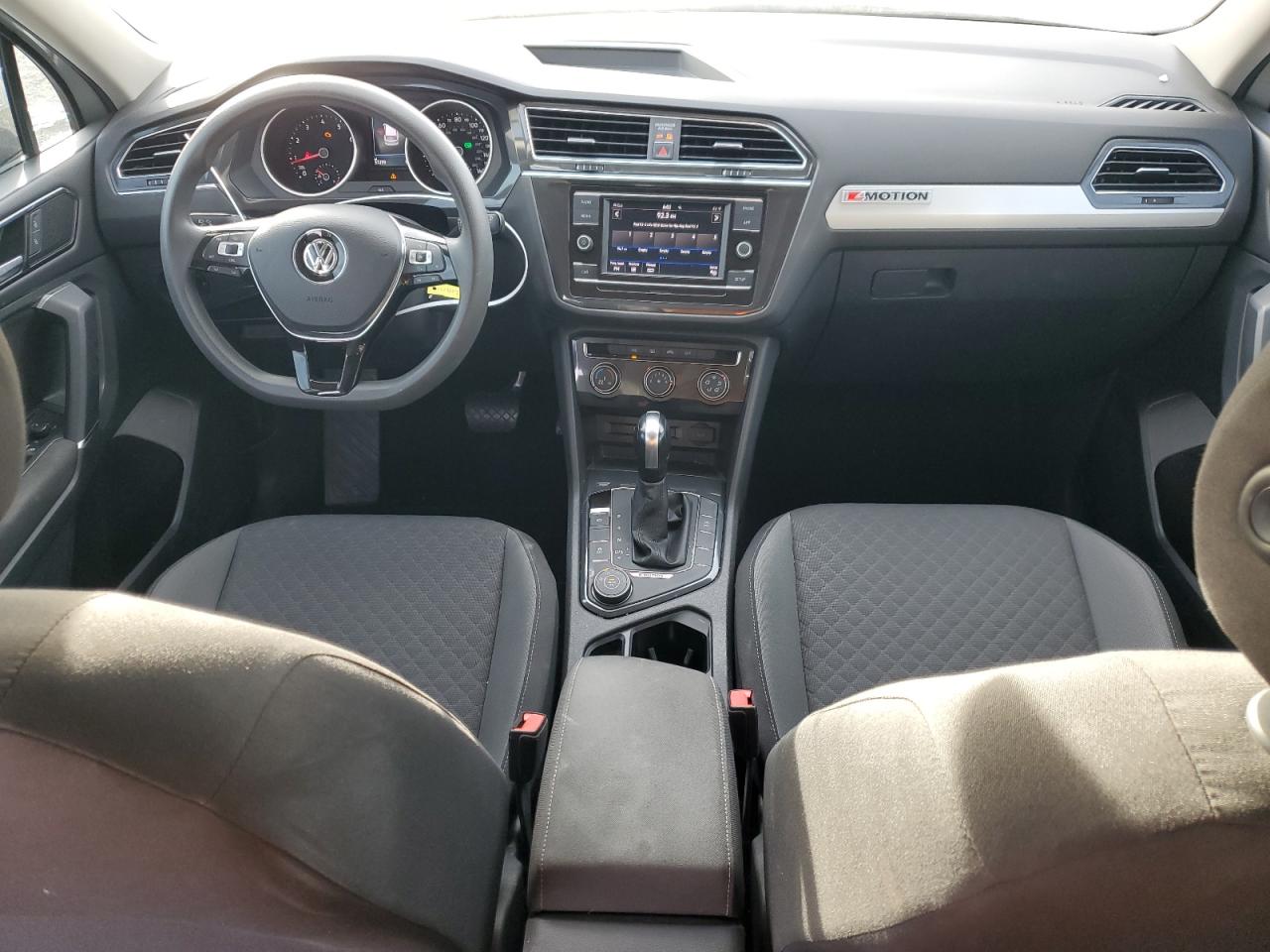 2018 Volkswagen Tiguan - Image 8