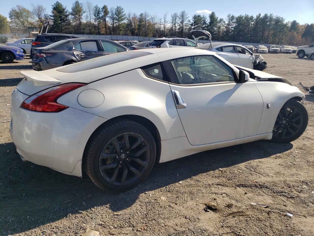2016 Nissan 370Z - Image 3