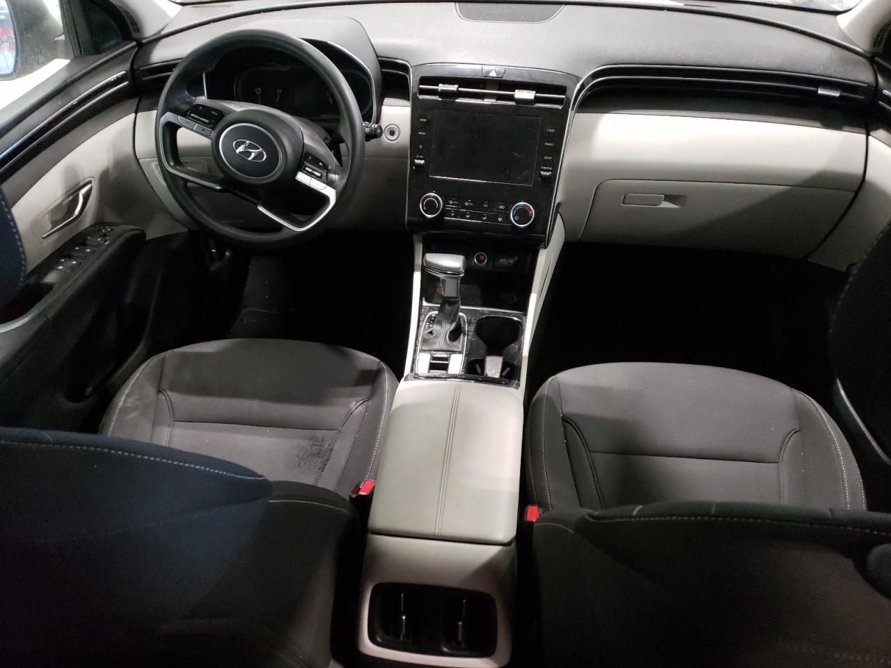 2022 Hyundai Tucson - Image 8
