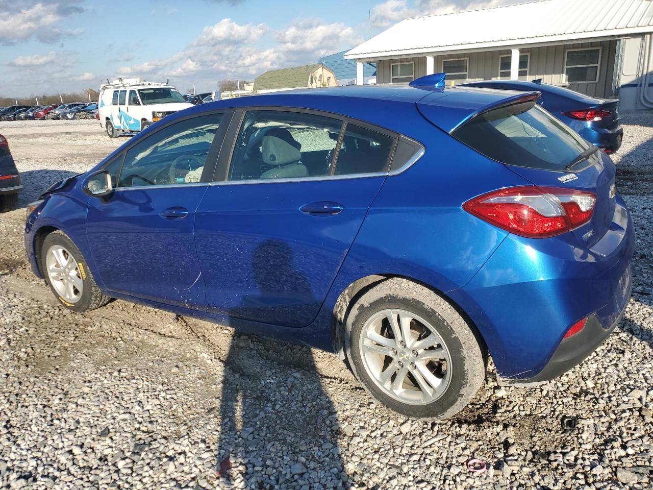 2018 Chevrolet Cruze - Image 2