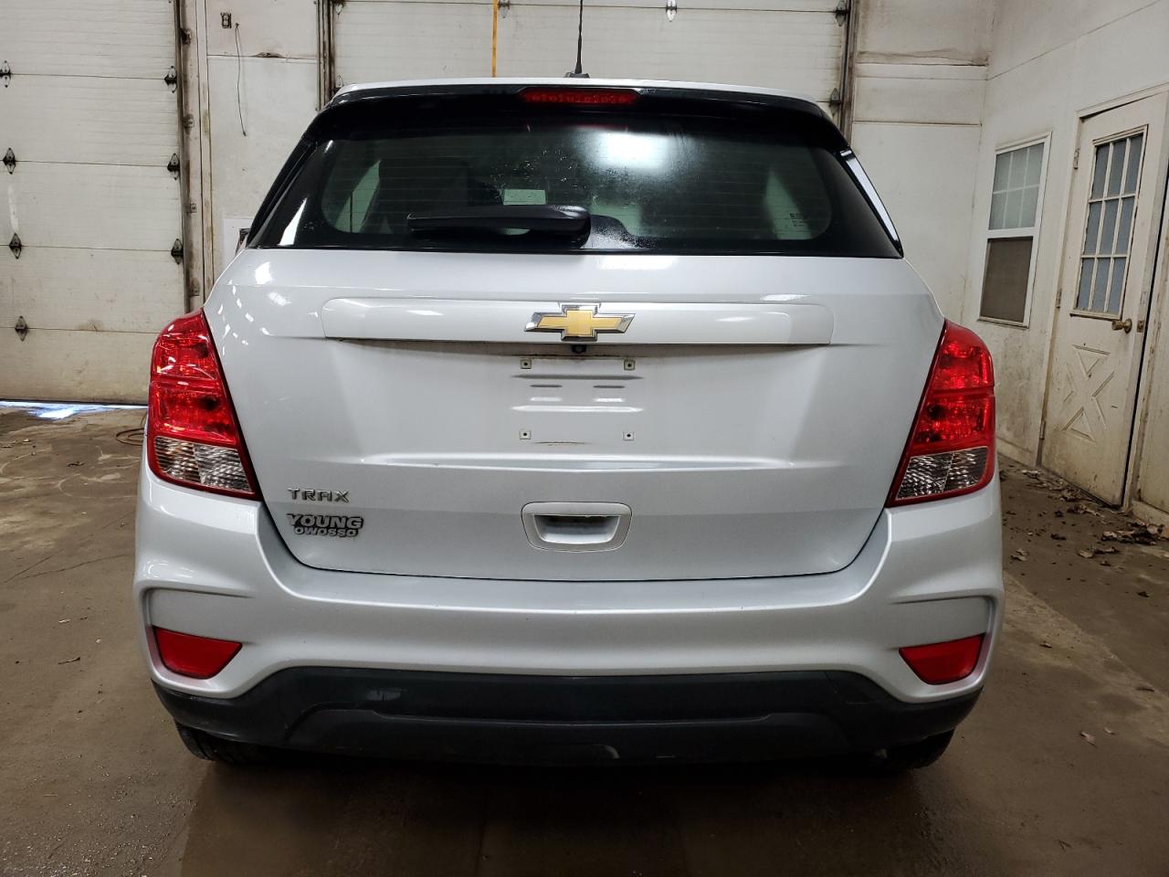 VIN 3GNCJKSB1JL391692 2018 CHEVROLET TRAX no.6