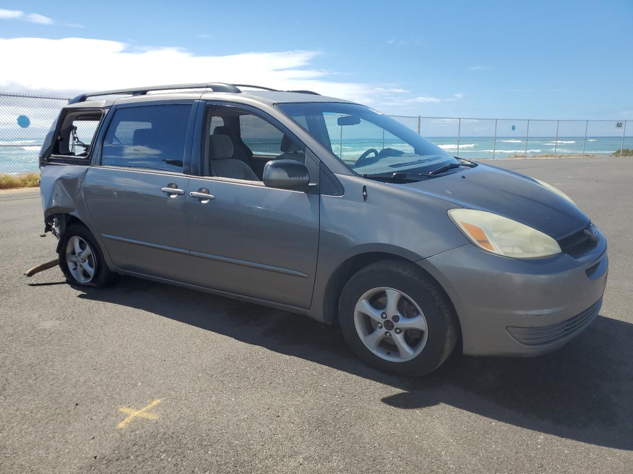 2004 Toyota Sienna - Image 4