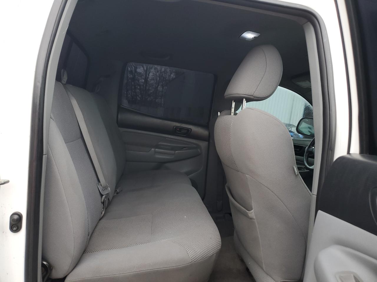 2010 Toyota Tacoma - Image 10