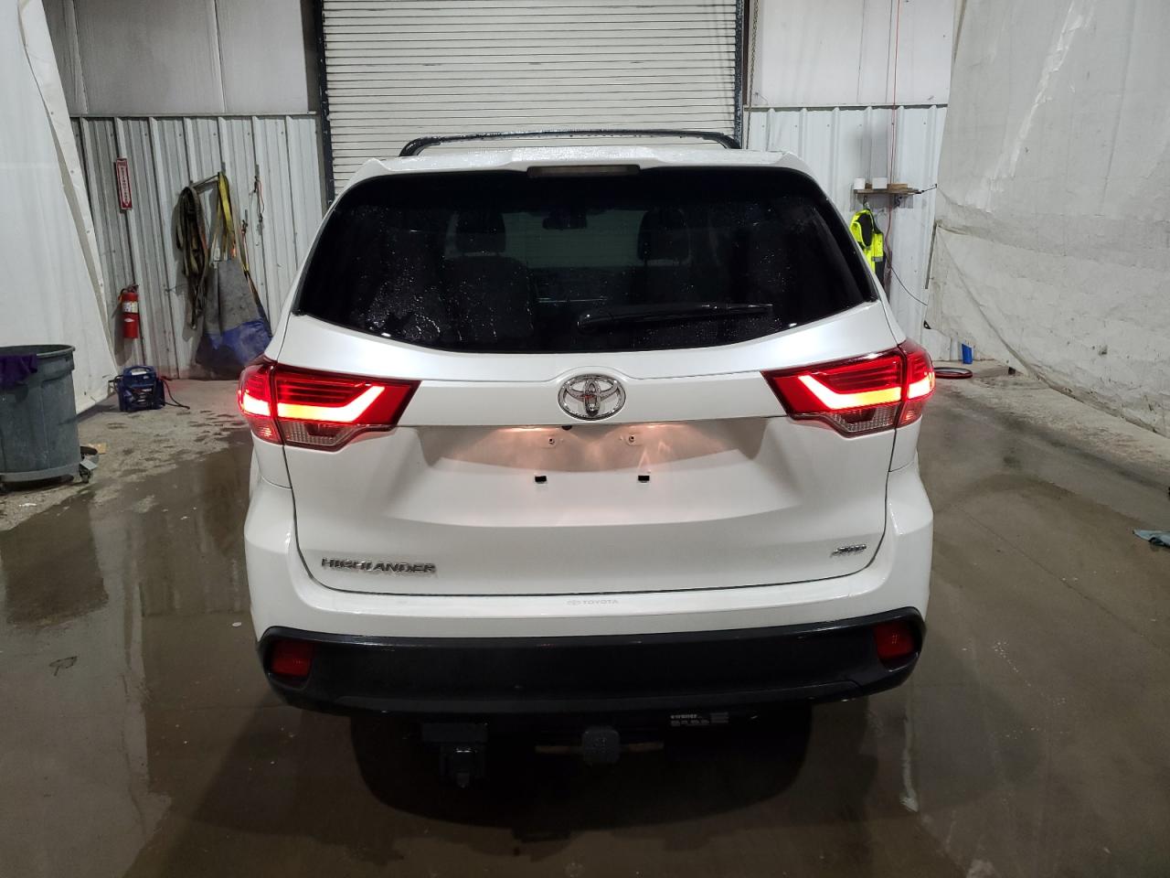 2019 Toyota Highlander - Image 6