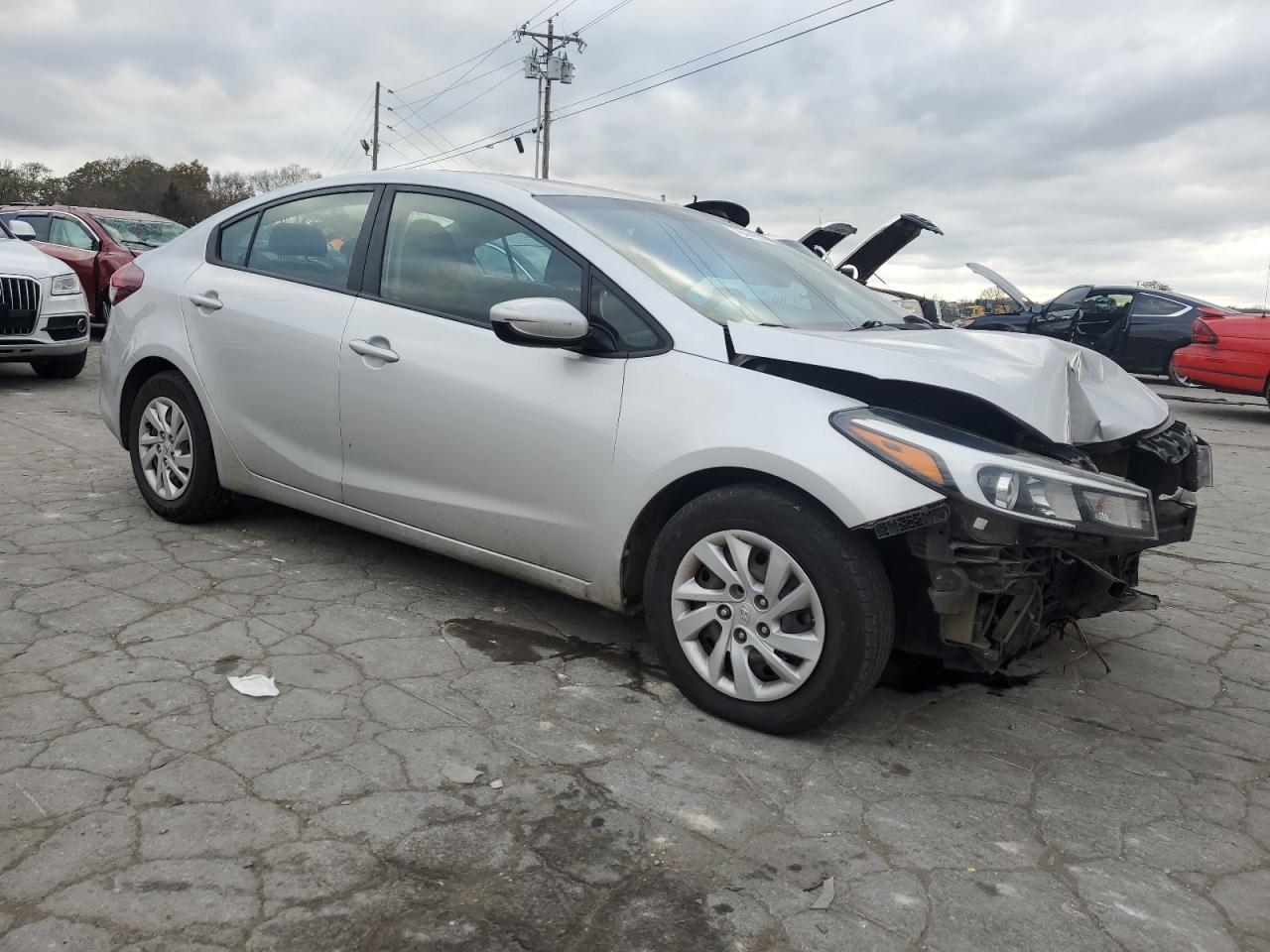 VIN 3KPFK4A74JE165579 2018 KIA FORTE no.4