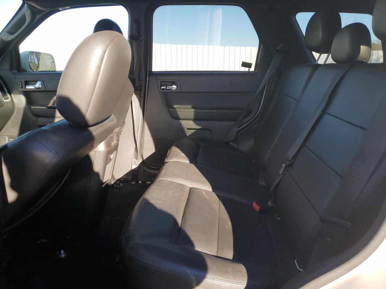 2011 Ford Escape - Image 11
