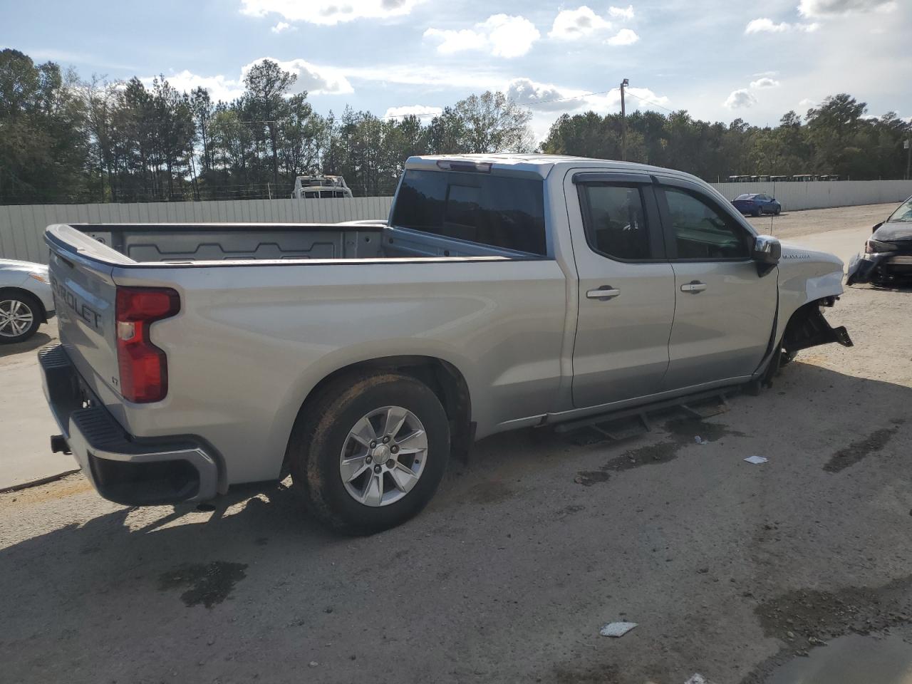 2020 Chevrolet Silverado - Image 3