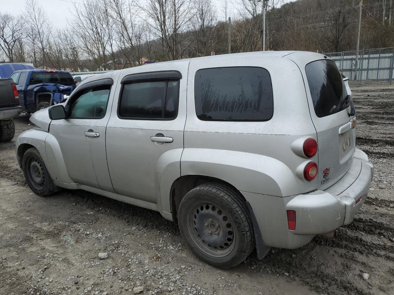 2010 Chevrolet HHR - Image 2