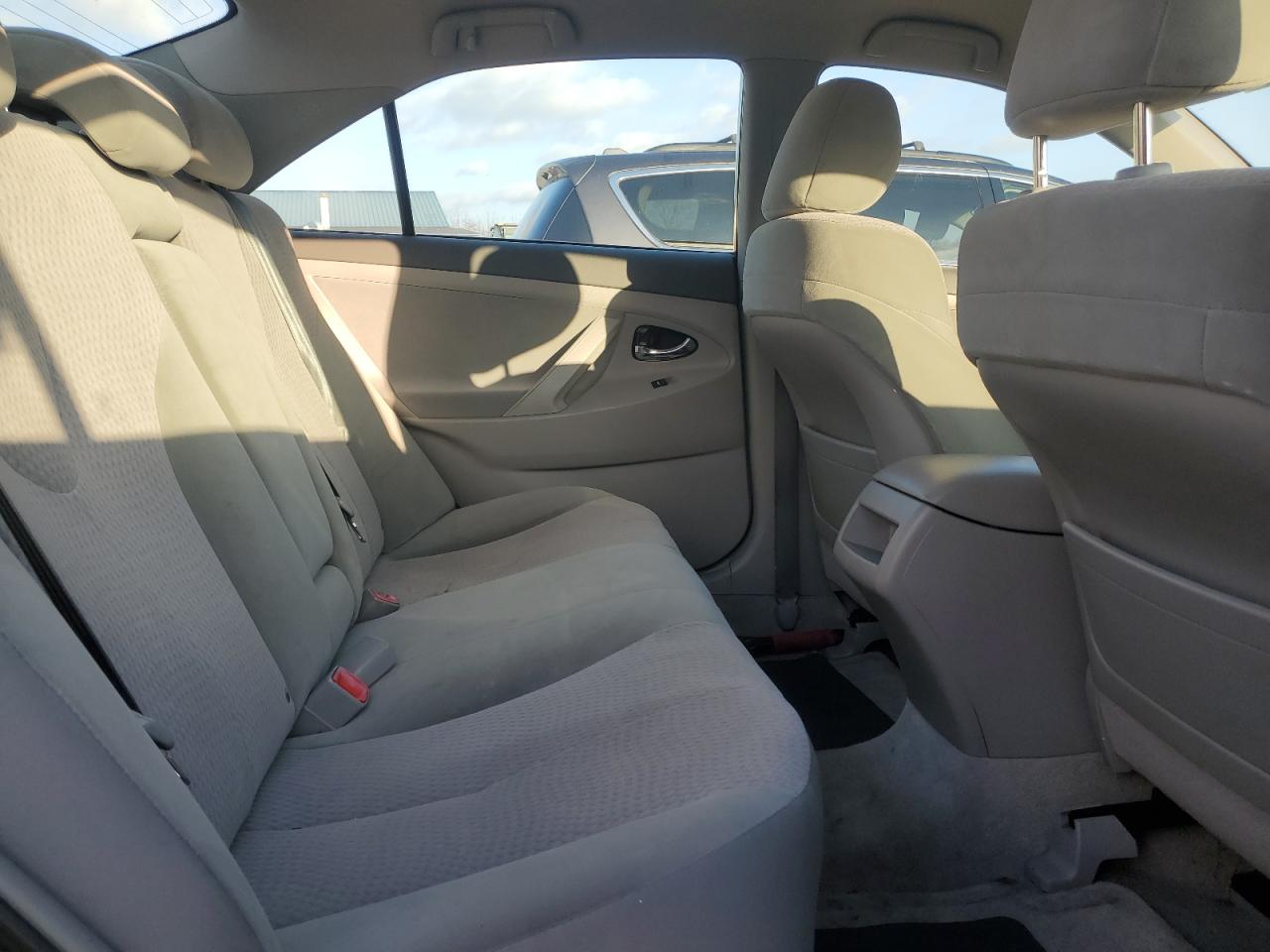 2010 Toyota Camry - Image 10