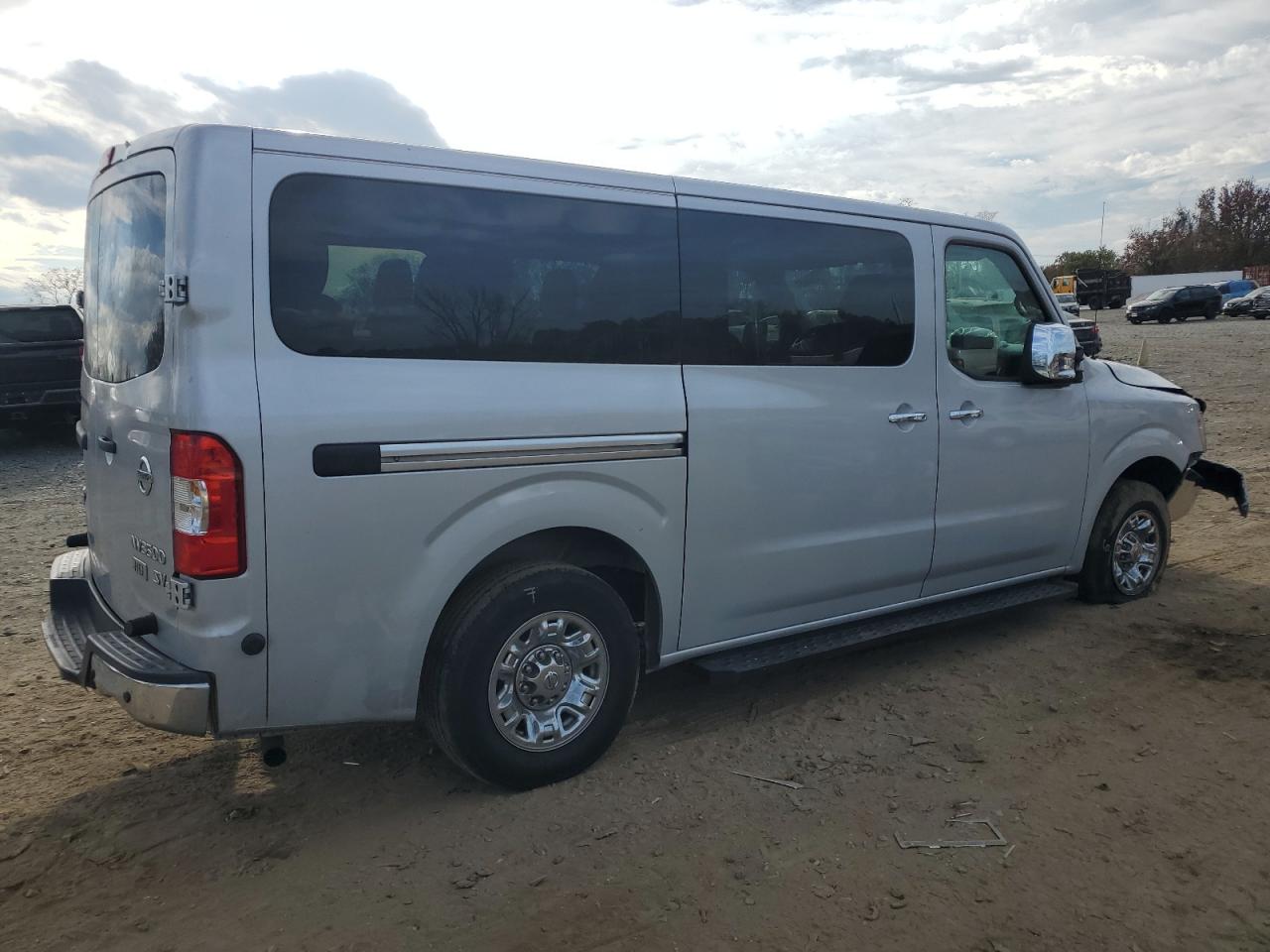 2016 Nissan NV - Image 3
