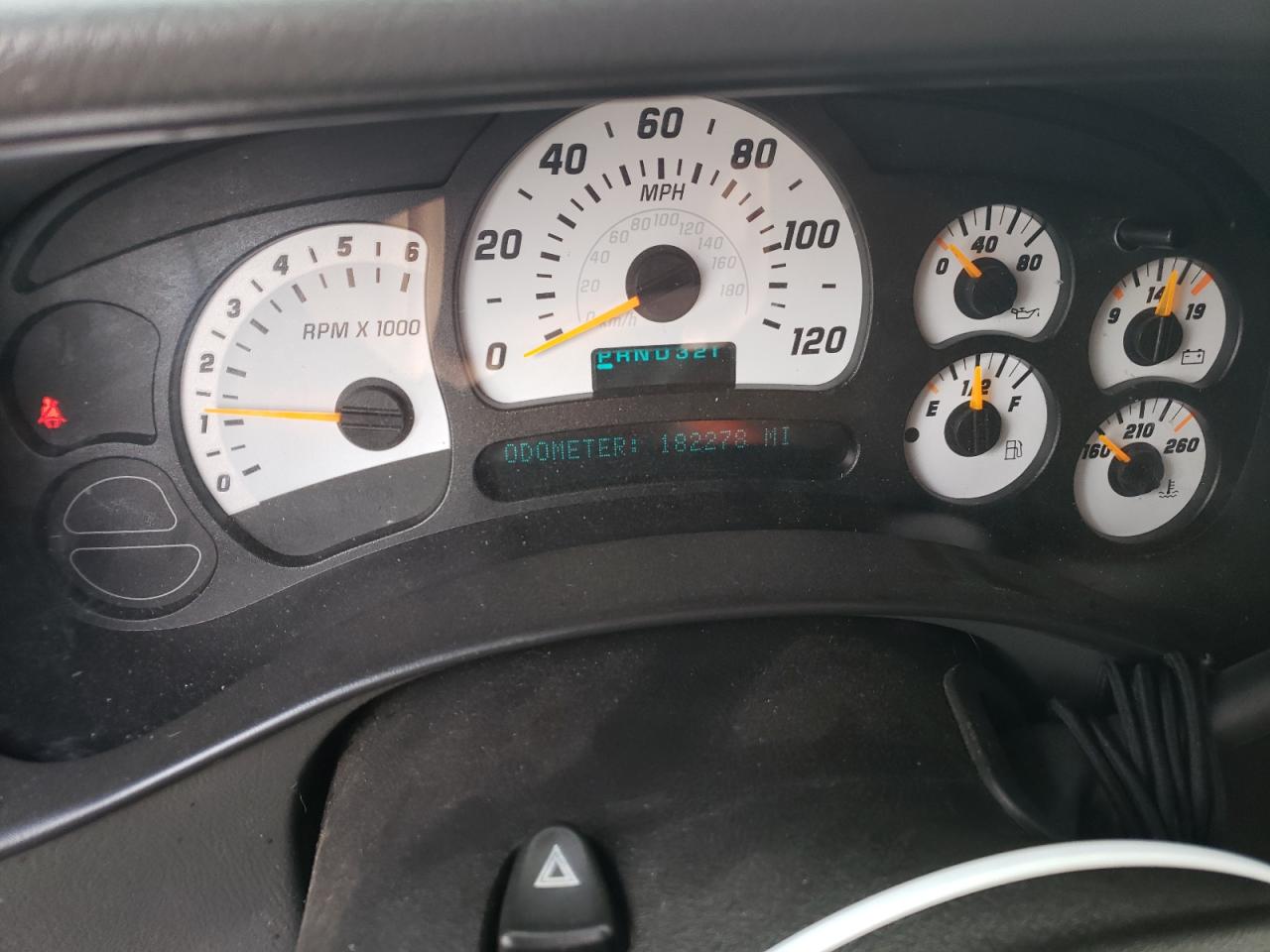 2005 Chevrolet Silverado - Image 9