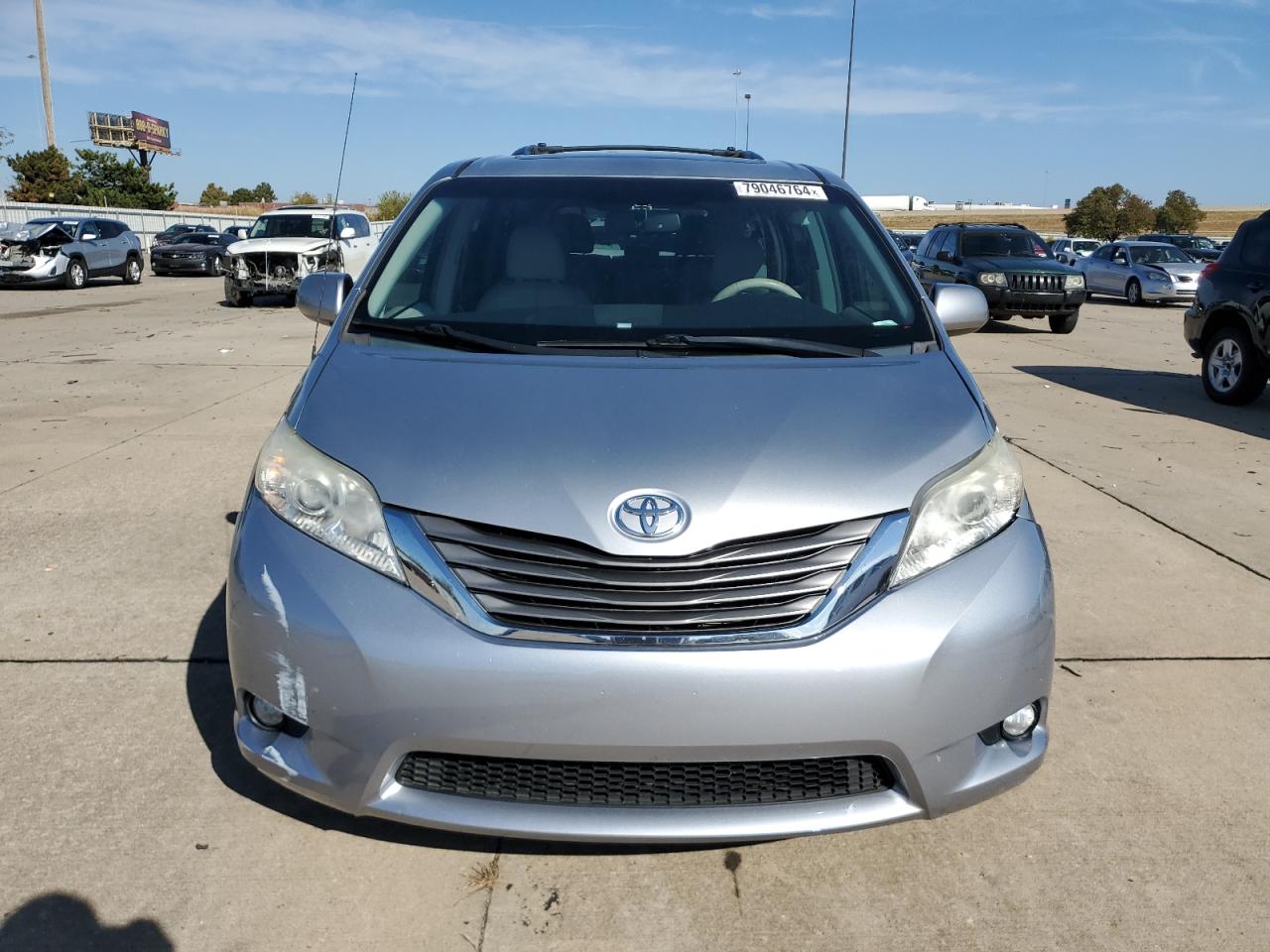 2014 Toyota Sienna - Image 5