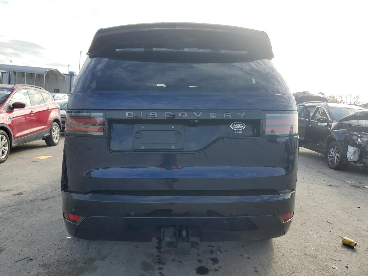 2022 Land Rover Discovery - Image 6