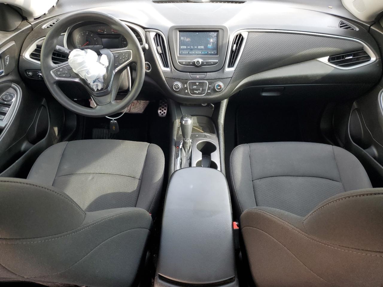 2016 Chevrolet Malibu - Image 8