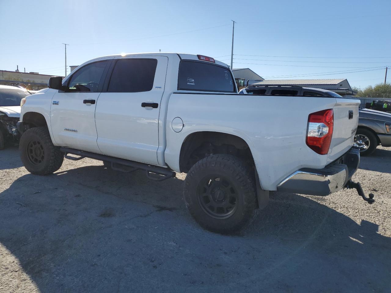 VIN 5TFDW5F18GX490735 2016 TOYOTA TUNDRA no.2