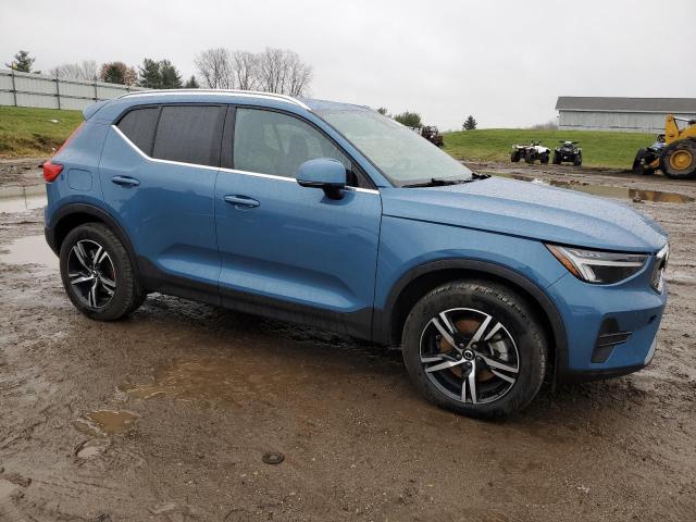  VOLVO XC40 CORE 2024 Синий