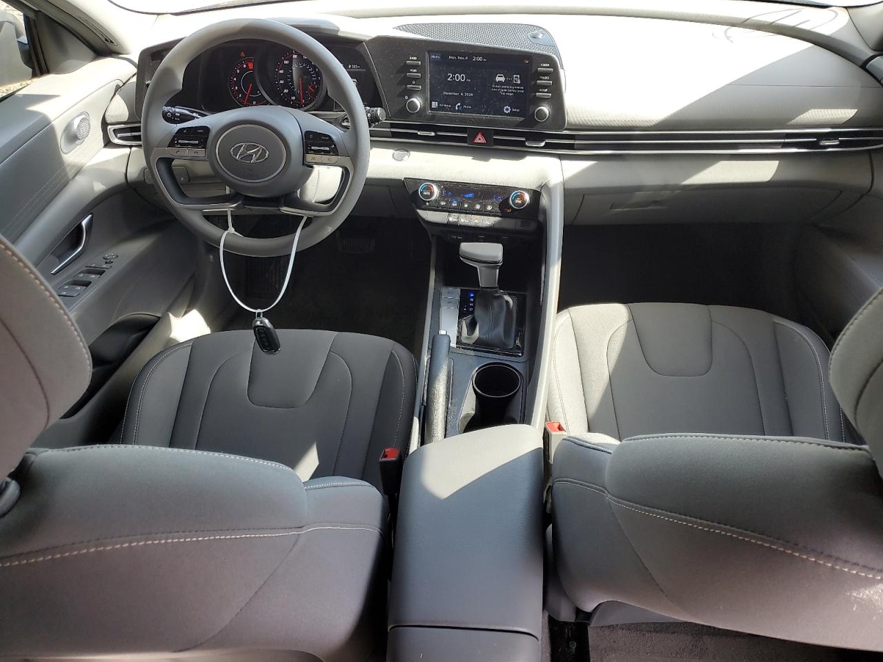 2023 Hyundai Elantra - Image 8