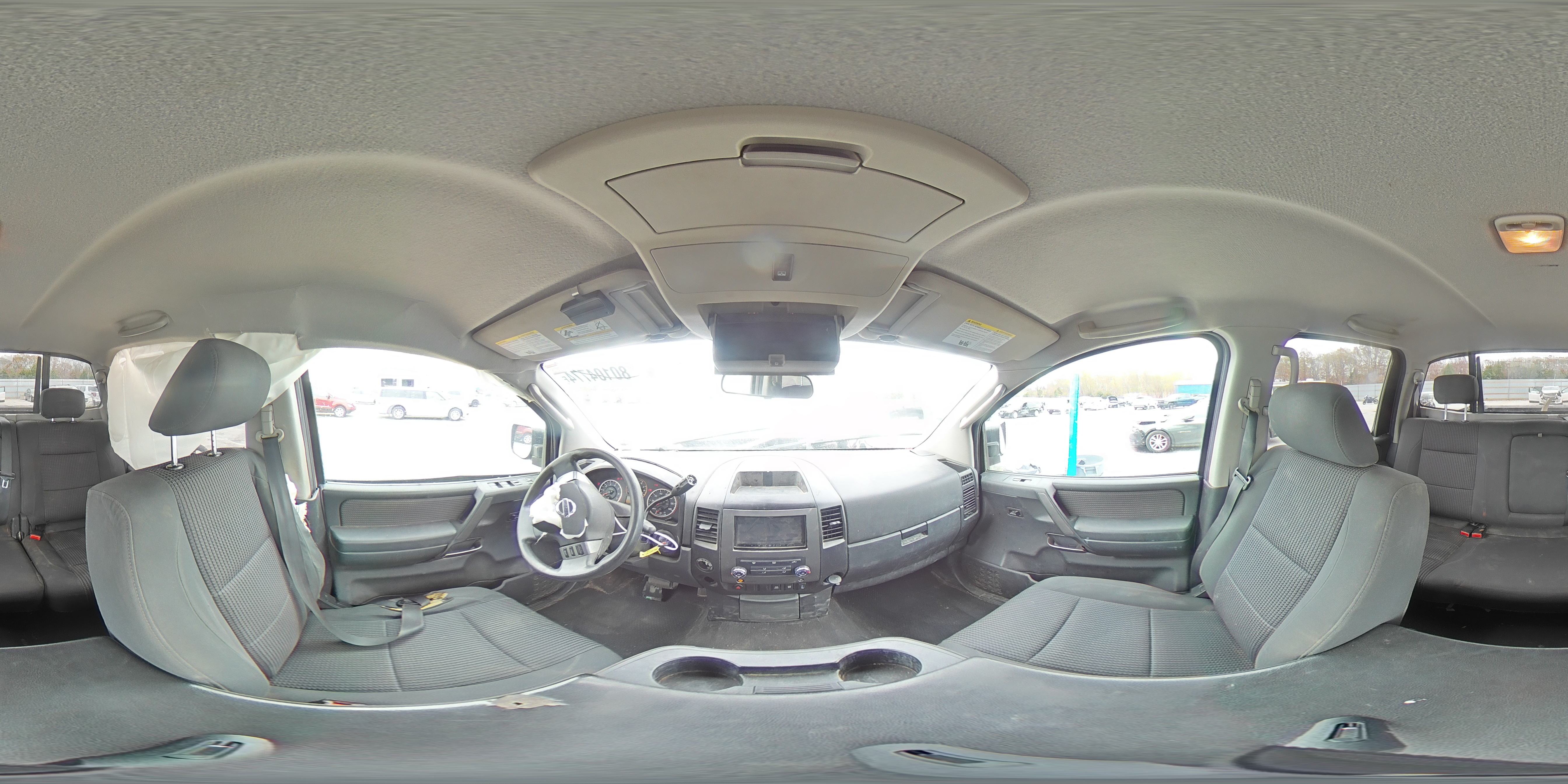 2011 Nissan Titan - Image 13