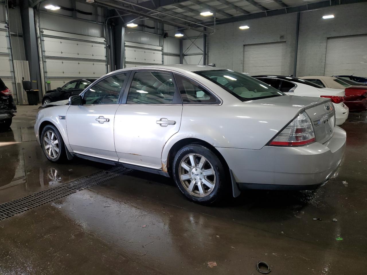 2008 Ford Taurus - Image 2