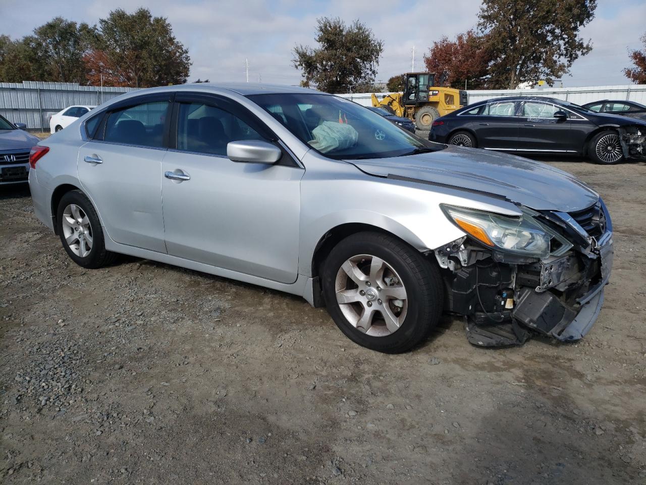 2017 Nissan Altima - Image 4