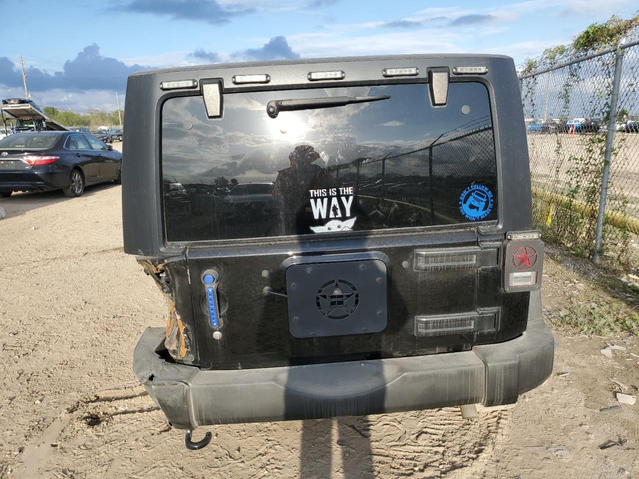 2017 Jeep Wrangler - Image 6