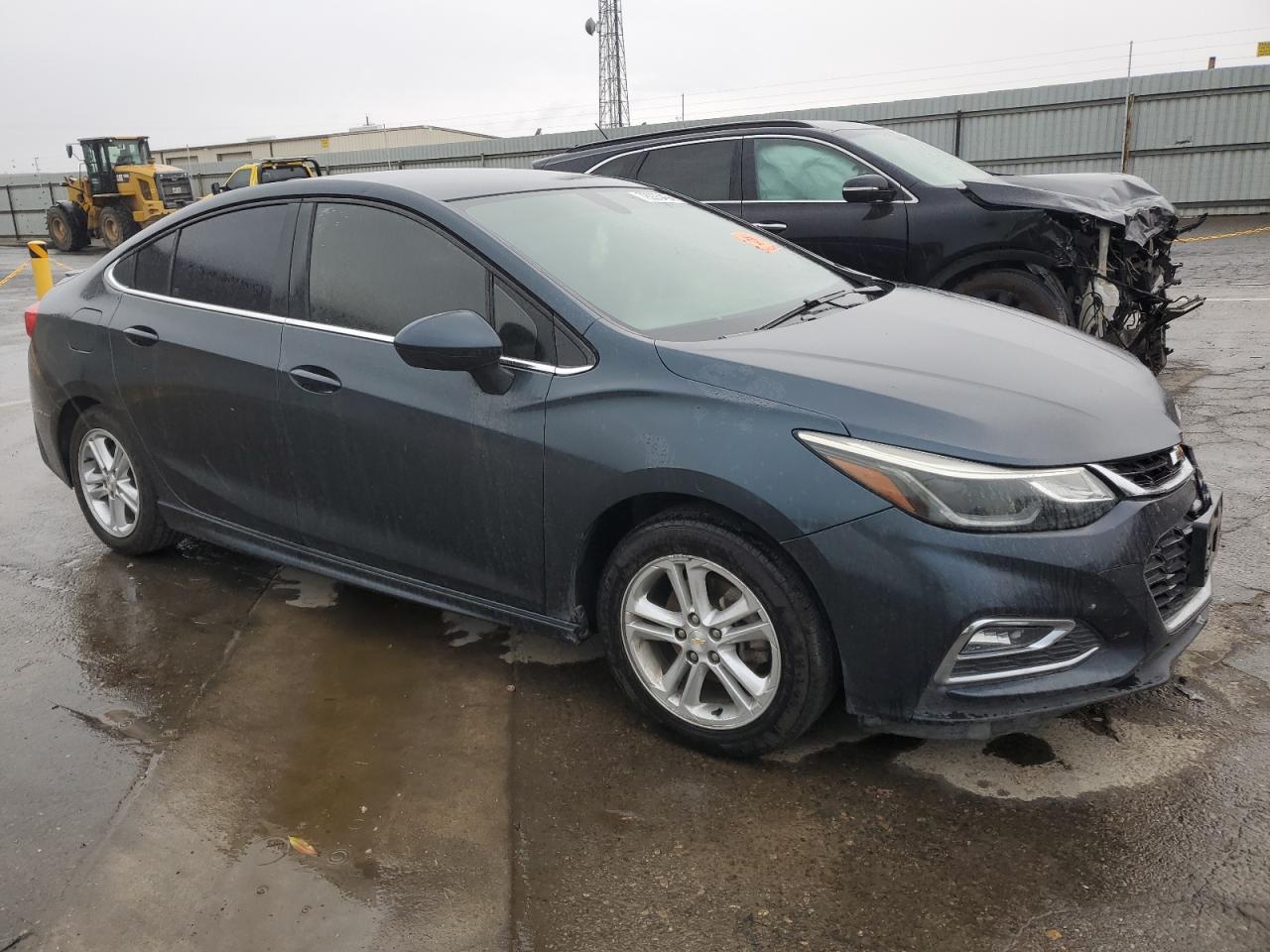 2017 Chevrolet Cruze - Image 4