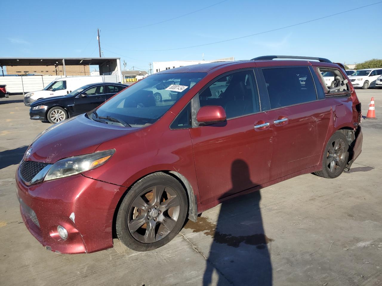 2015 Toyota Sienna - Image 1